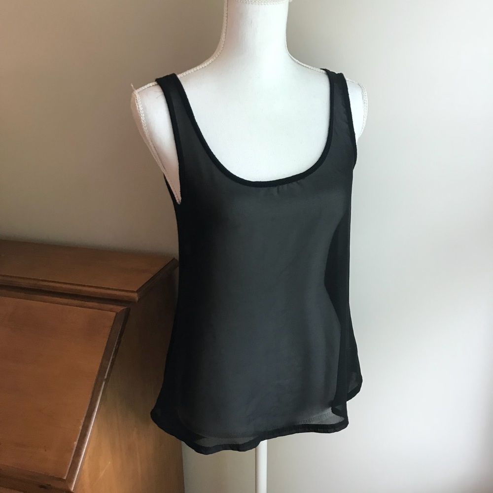 Cut Out Tank Top - Picture 2 of 5